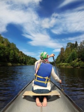 What’s the Difference Between a Canoe and a Kayak?